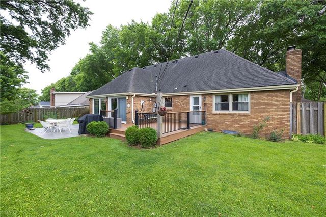 1400 SW CHARLESTON Street, Lee's Summit, MO 64081