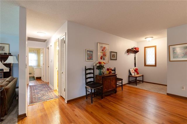 1400 SW CHARLESTON Street, Lee's Summit, MO 64081