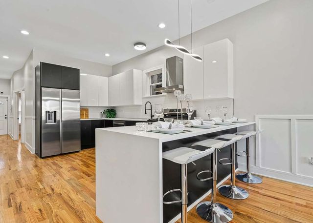 6613 S Langley Avenue 1, Chicago, IL 60637