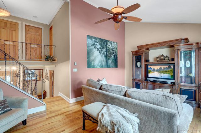 15 Denise Lane, Hauppauge, NY 11788