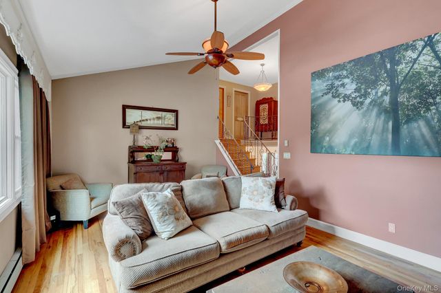 15 Denise Lane, Hauppauge, NY 11788