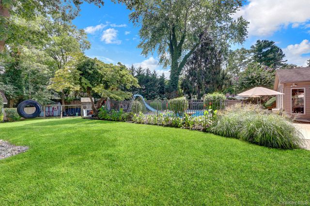 15 Denise Lane, Hauppauge, NY 11788