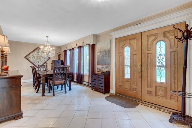 15 Denise Lane, Hauppauge, NY 11788