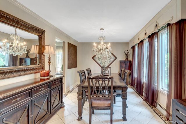 15 Denise Lane, Hauppauge, NY 11788