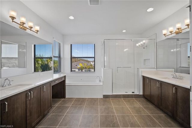 20800 Thistle Leaf LN, Estero, FL 33928