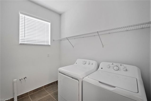 20800 Thistle Leaf LN, Estero, FL 33928