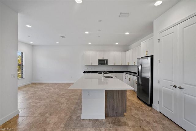 20800 Thistle Leaf LN, Estero, FL 33928