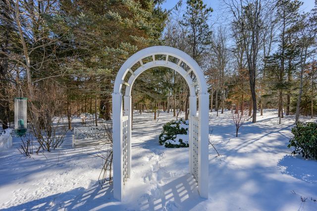 39 Spruce Run Drive, Brewster, MA 02631