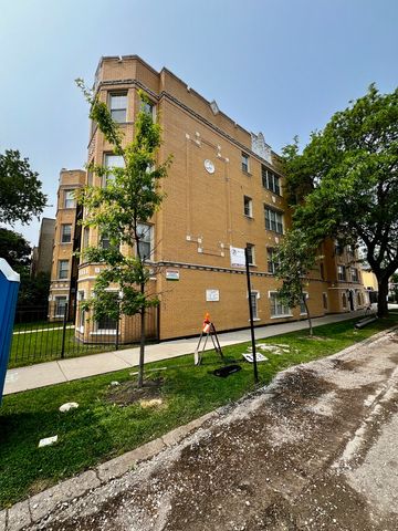 2707 W Glenlake Avenue 3E, Chicago, IL 60659