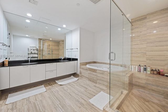 15811 Collins Ave 2002, Sunny Isles Beach, FL 33160