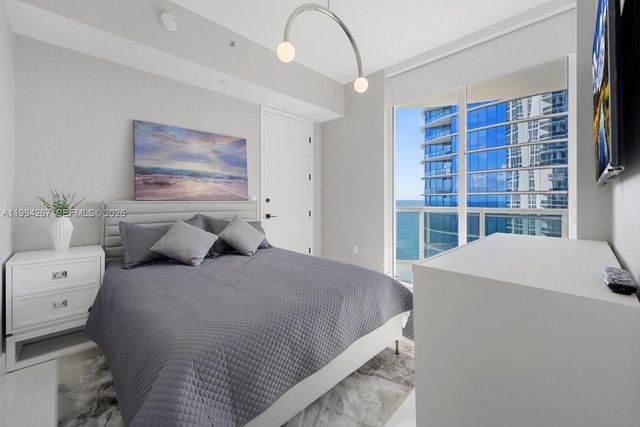 15811 Collins Ave 2002, Sunny Isles Beach, FL 33160