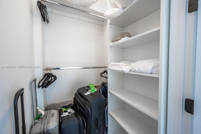 15811 Collins Ave 2002, Sunny Isles Beach, FL 33160