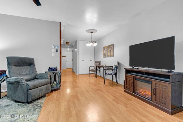 108 Edinburgh Lane C, Lakewood, NJ 08701