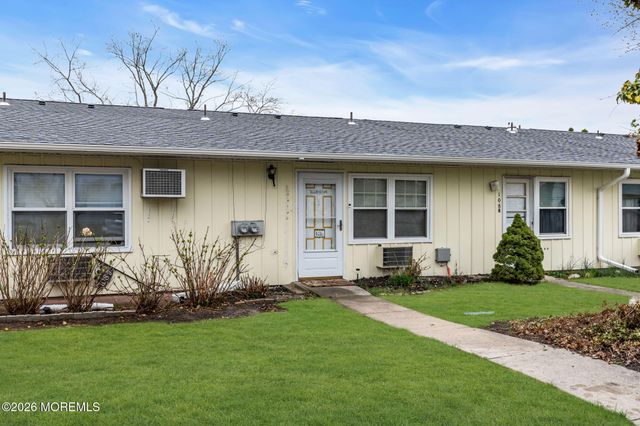 108 Edinburgh Lane C, Lakewood, NJ 08701