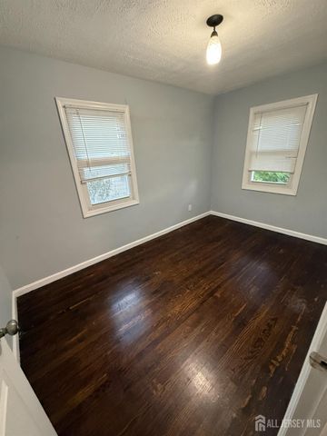 43 Crampton Avenue, Woodbridge Proper, NJ 07095