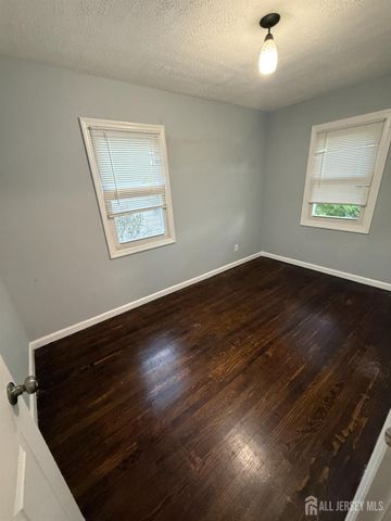 43 Crampton Avenue, Woodbridge Proper, NJ 07095