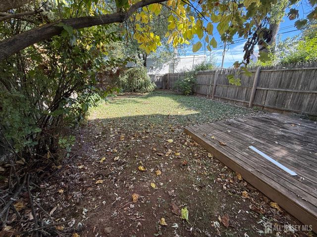43 Crampton Avenue, Woodbridge Proper, NJ 07095
