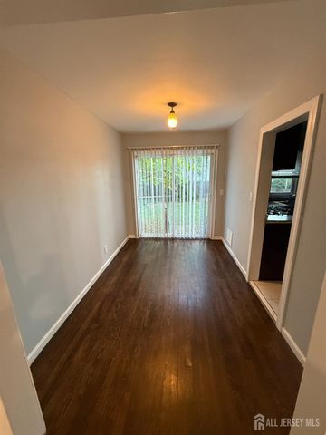 43 Crampton Avenue, Woodbridge Proper, NJ 07095