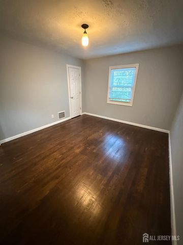 43 Crampton Avenue, Woodbridge Proper, NJ 07095