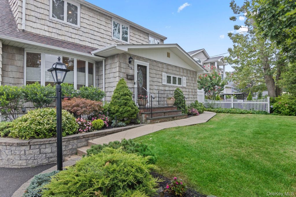 115 N John Street, Massapequa, NY 11758 — photo 2