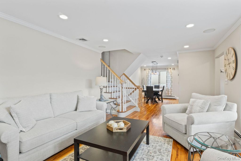 115 N John Street, Massapequa, NY 11758 — photo 5