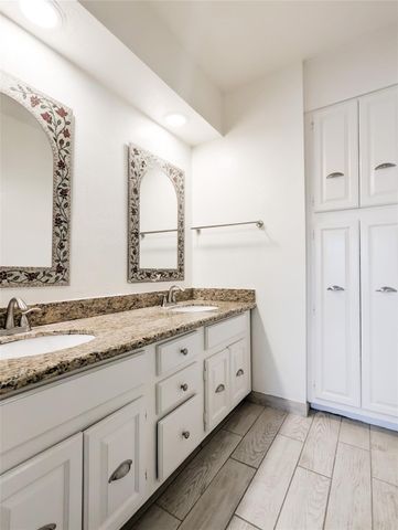 7925 Knight Road, Houston, TX 77054
