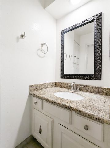 7925 Knight Road, Houston, TX 77054