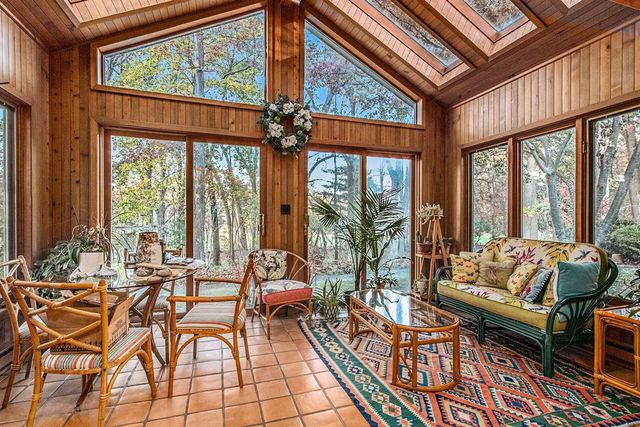 46308 Royal Avenue, New Buffalo, MI 49117