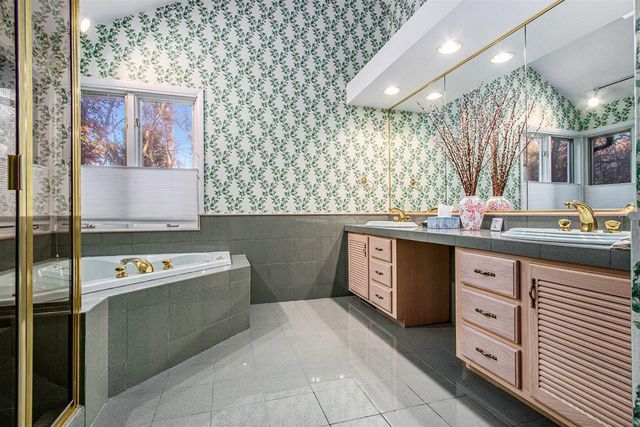 46308 Royal Avenue, New Buffalo, MI 49117