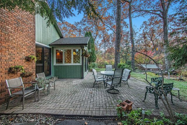 46308 Royal Avenue, New Buffalo, MI 49117