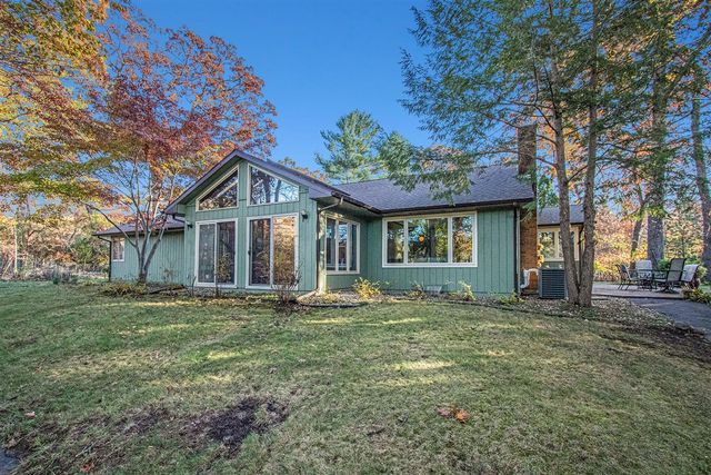 46308 Royal Avenue, New Buffalo, MI 49117