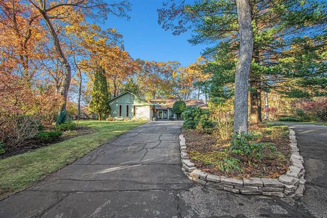 46308 Royal Avenue, New Buffalo, MI 49117