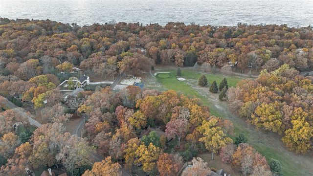 46308 Royal Avenue, New Buffalo, MI 49117