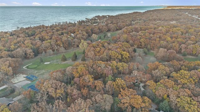 46308 Royal Avenue, New Buffalo, MI 49117