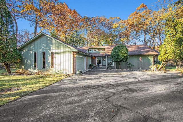 46308 Royal Avenue, New Buffalo, MI 49117