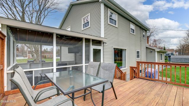 4328 Buckingham Drive, Niskayuna, NY 12304