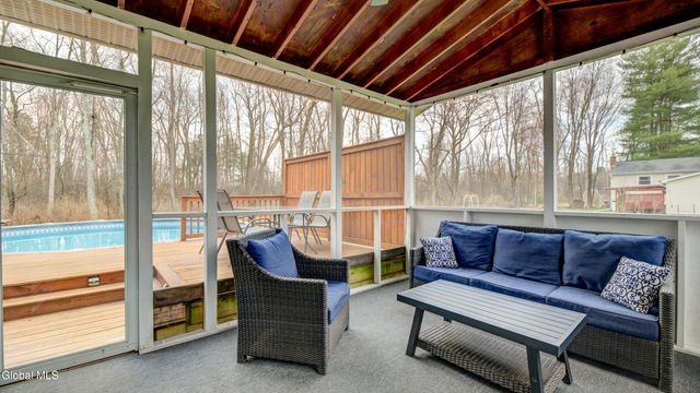 4328 Buckingham Drive, Niskayuna, NY 12304