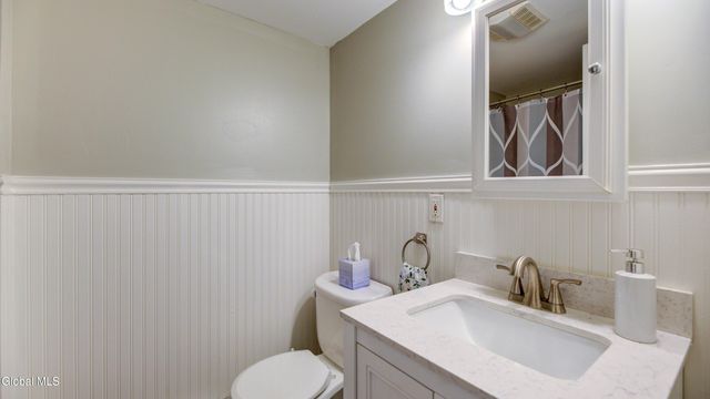4328 Buckingham Drive, Niskayuna, NY 12304