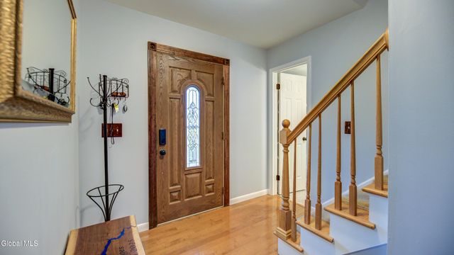 4328 Buckingham Drive, Niskayuna, NY 12304