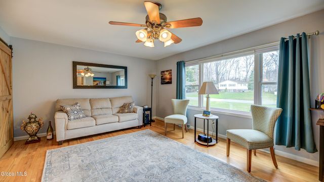 4328 Buckingham Drive, Niskayuna, NY 12304