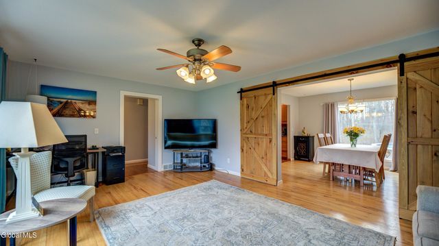 4328 Buckingham Drive, Niskayuna, NY 12304