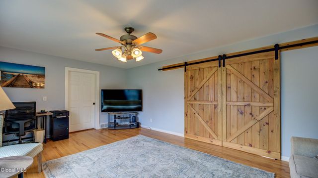 4328 Buckingham Drive, Niskayuna, NY 12304