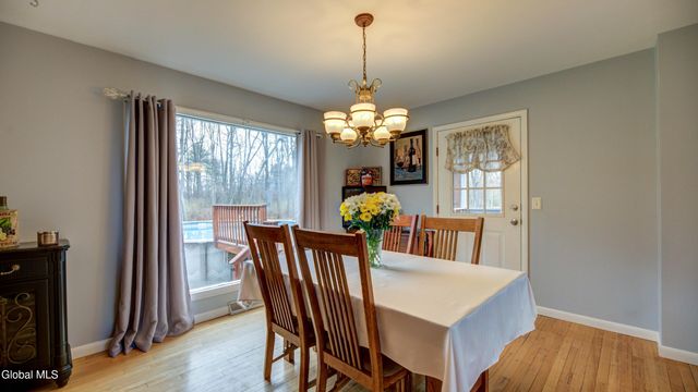 4328 Buckingham Drive, Niskayuna, NY 12304