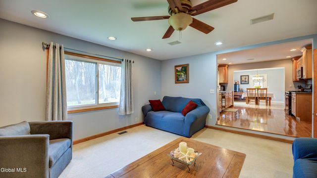 4328 Buckingham Drive, Niskayuna, NY 12304