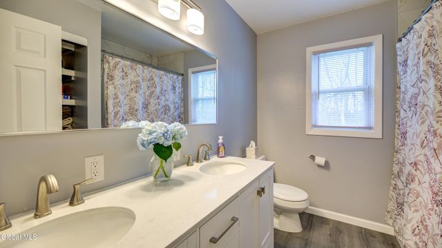 4328 Buckingham Drive, Niskayuna, NY 12304