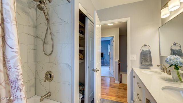 4328 Buckingham Drive, Niskayuna, NY 12304