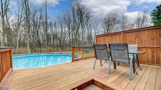 4328 Buckingham Drive, Niskayuna, NY 12304