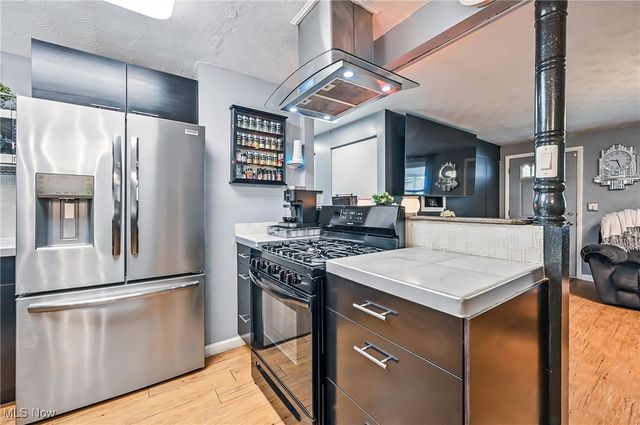 245 North Road, Niles, OH 44446