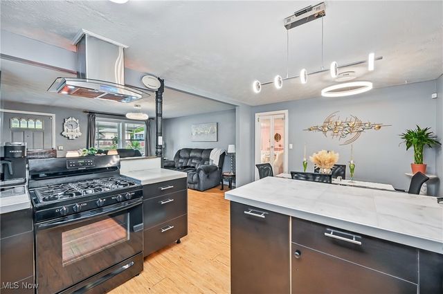 245 North Road, Niles, OH 44446