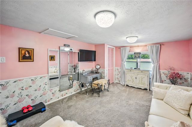 245 North Road, Niles, OH 44446